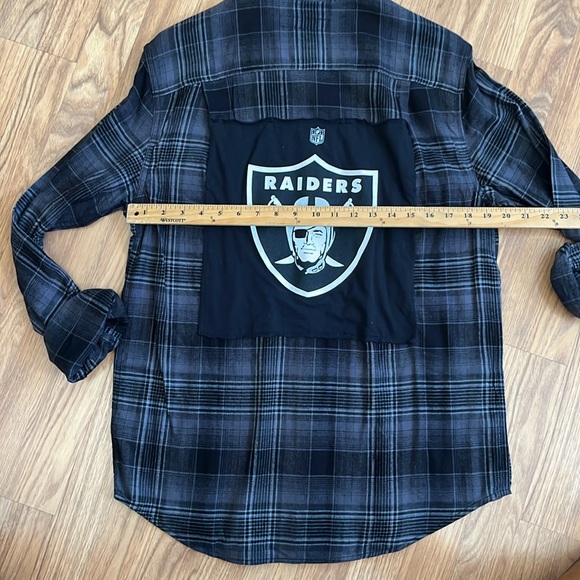 Las Vegas Raiders Flannel Shirt unisex size Medium - Picture 4 of 6